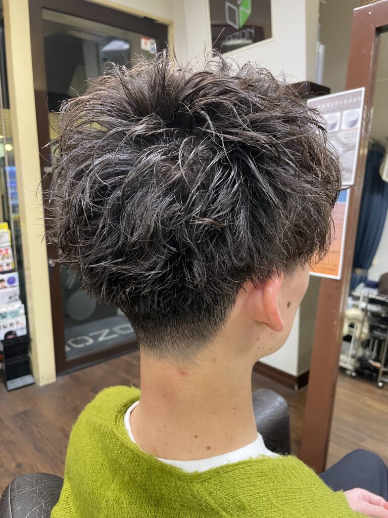 メンズパーマスタイルのバック